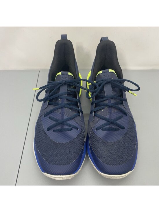 Athletic_Shoes